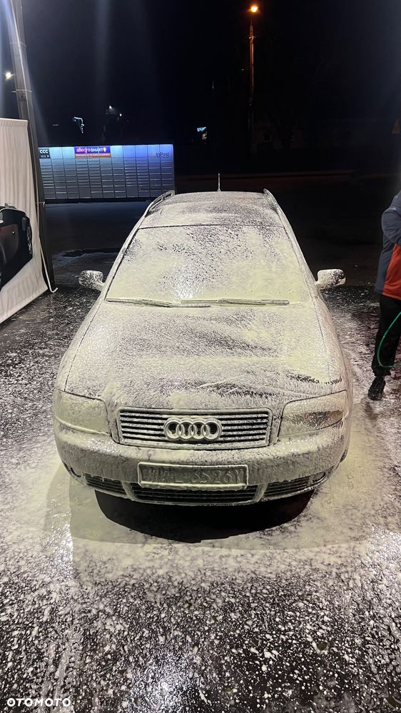 Audi A6 Avant 2.4 - 16