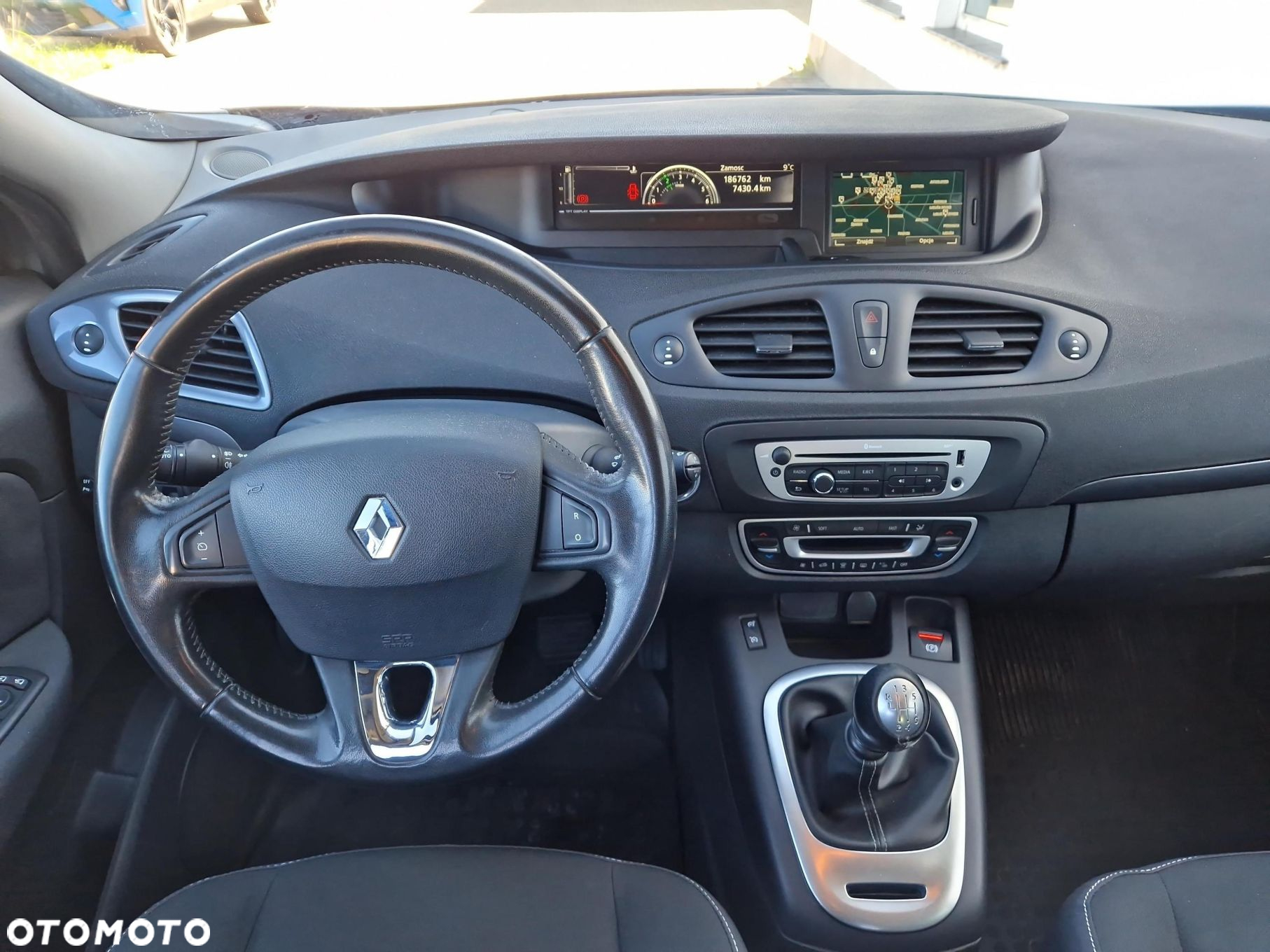 Renault Grand Scenic - 13
