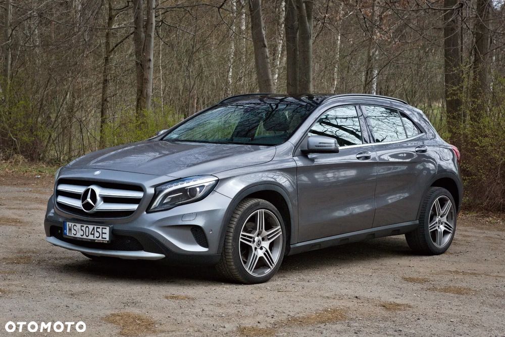Mercedes-Benz GLA 200 7G-DCT - 35