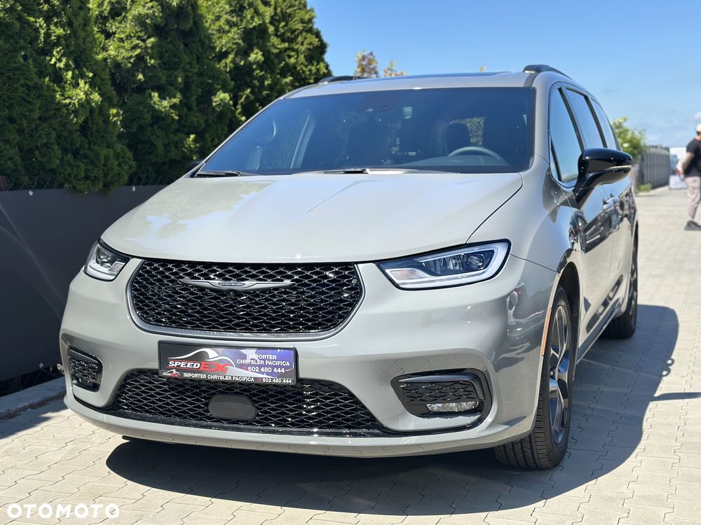 Chrysler Pacifica - 14