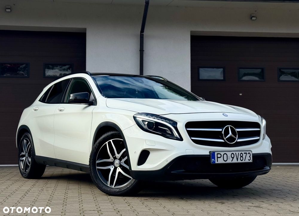 Mercedes-Benz GLA 200 7G-DCT Urban - 2