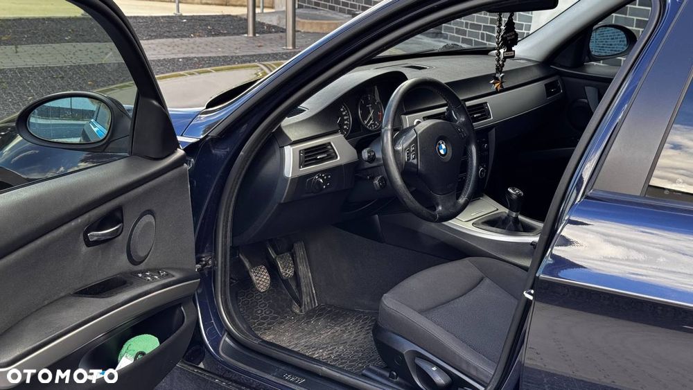 BMW Seria 3 318d - 9
