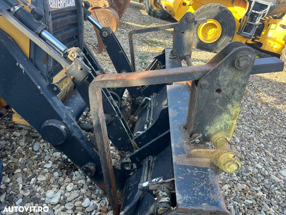 Caterpillar 438C - 4