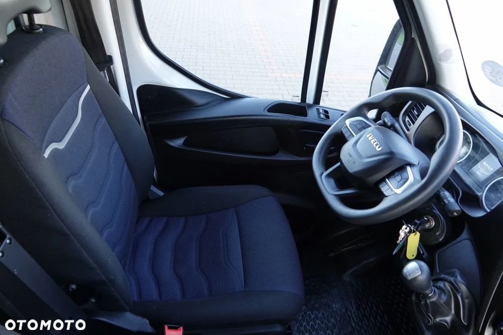 Iveco DAILY 35-160 / 3.0 D / KONTENER - 4,3 M / WINDA SORENSEN - 750 kg / BLIŹNIAK / DMC: 3 500 KG / SPROWADZONY - 26