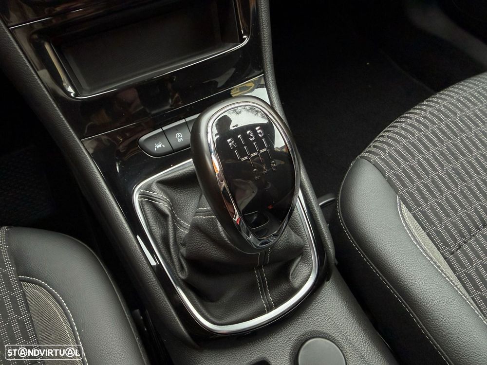 Opel Astra Sports Tourer - 37