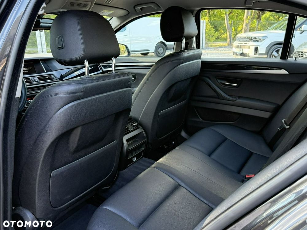 BMW Seria 5 528i Sport-Aut - 14