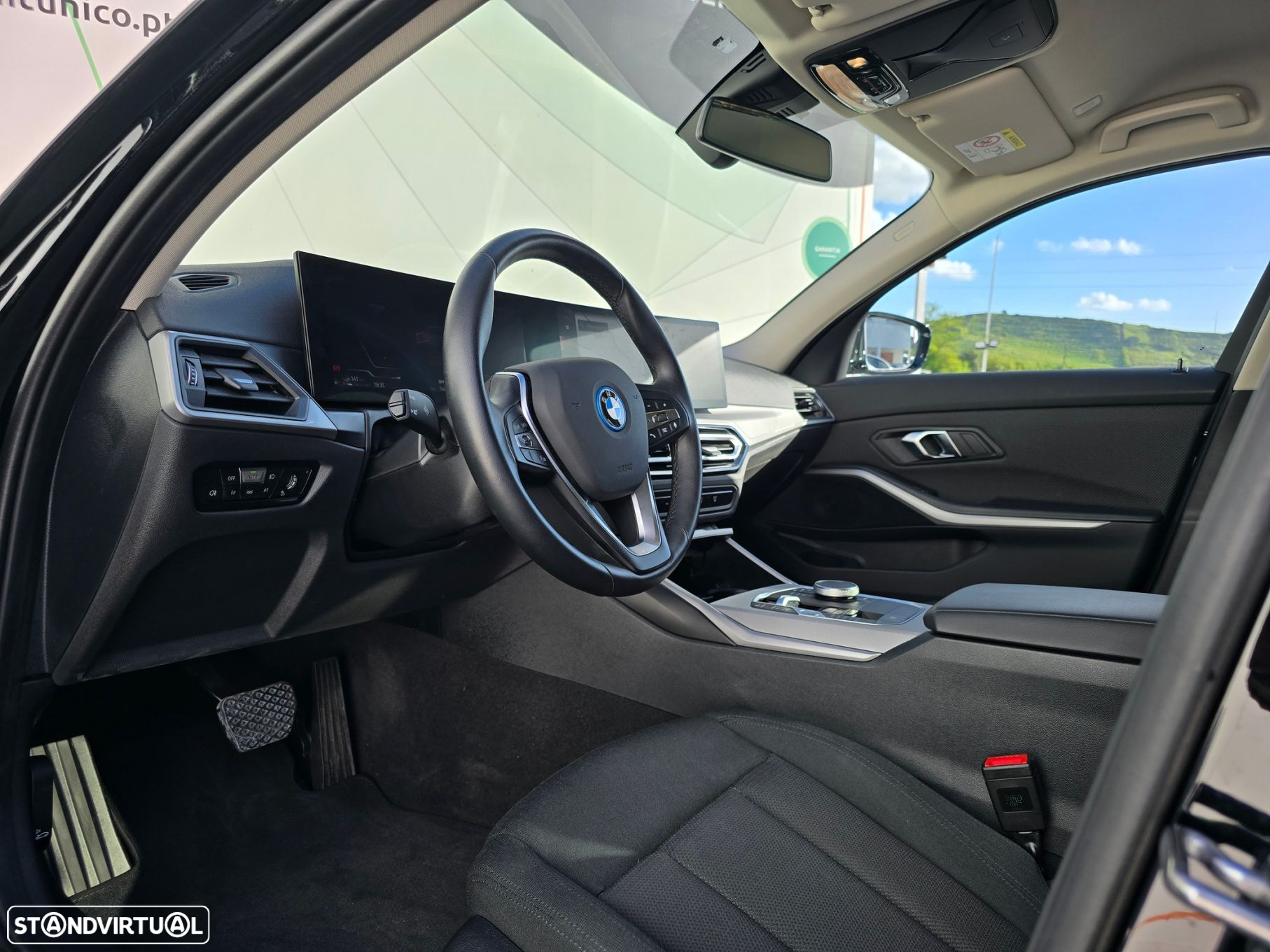 BMW 320 e Touring Corporate Edition Auto - 11
