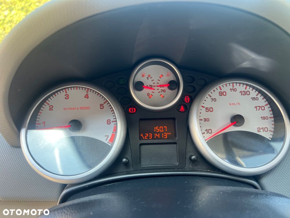 Peugeot 207 1.4 - 6