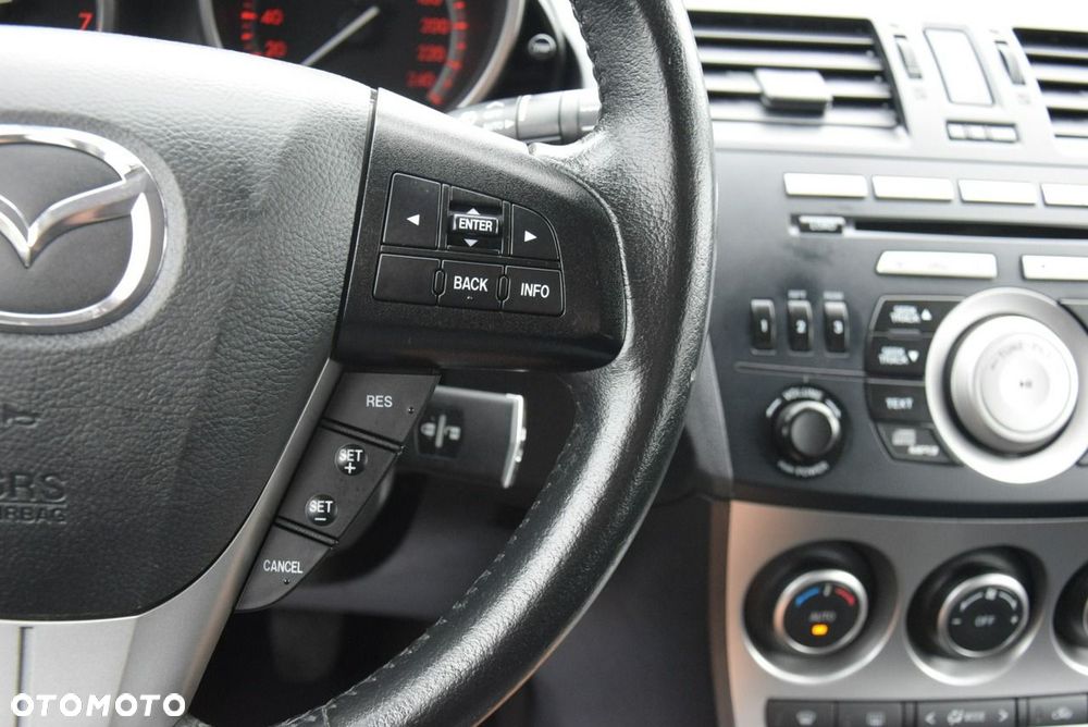 Mazda 3 1.6 Active + - 30