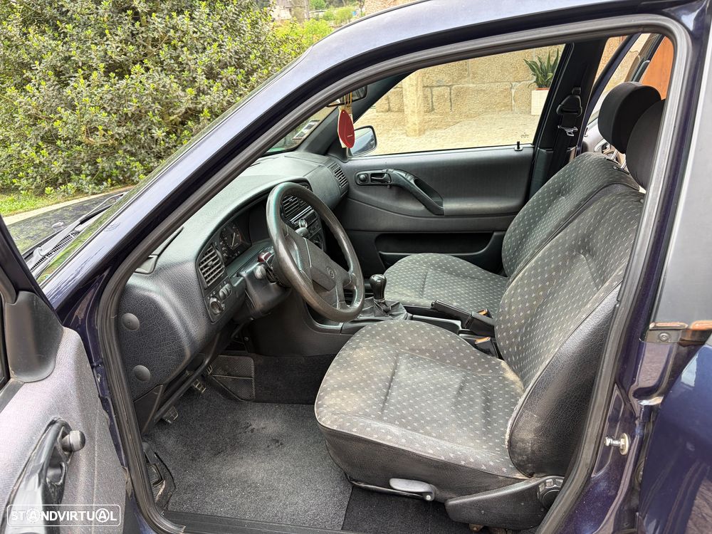 VW Passat Variant 1.9 GL TDI - 11