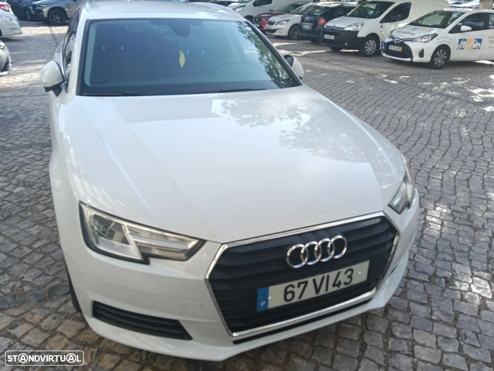 Audi A4 Avant 2.0 TDI Design S tronic - 9
