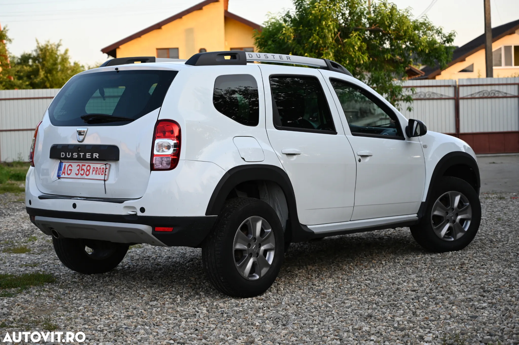 Dacia Duster dCi 110 FAP 4x2 Laureate - 4