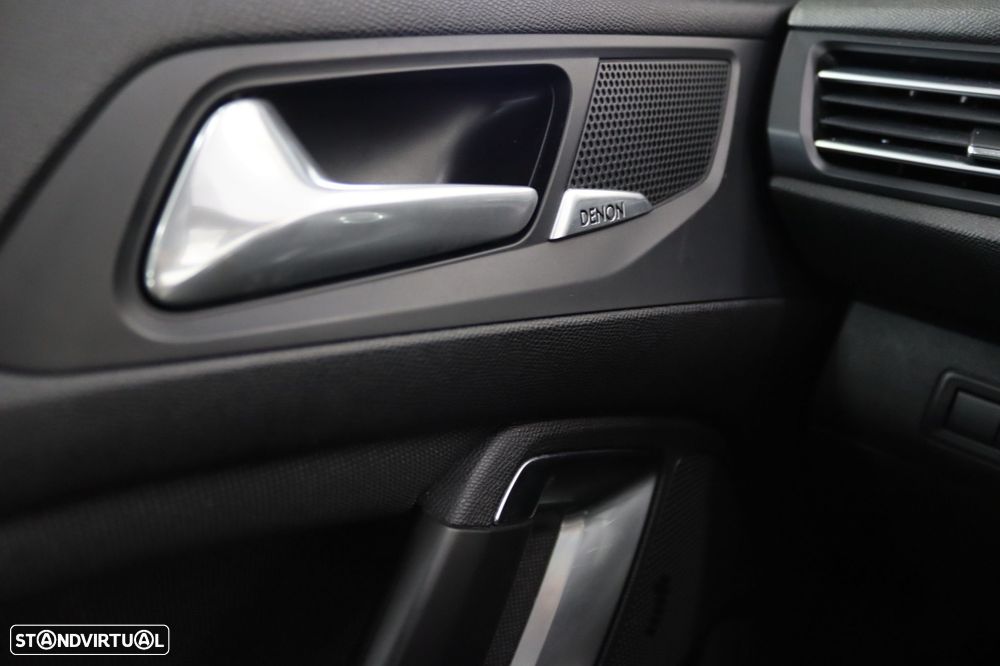 Peugeot 308 1.2 PureTech Allure - 11