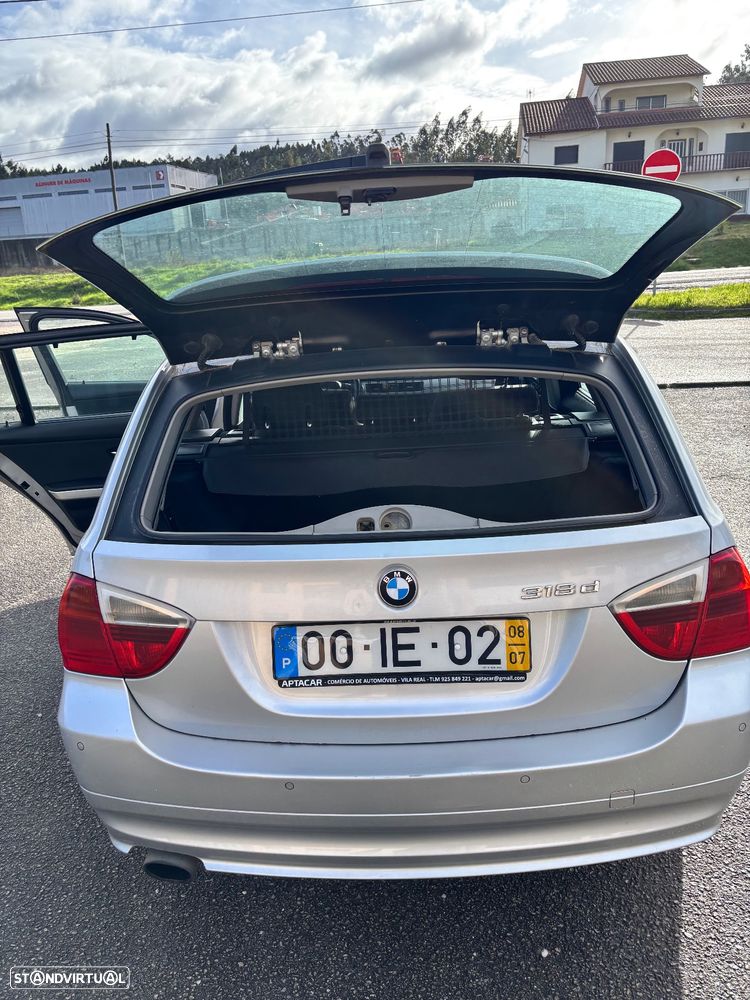 BMW 318 d Navigation Sport - 14