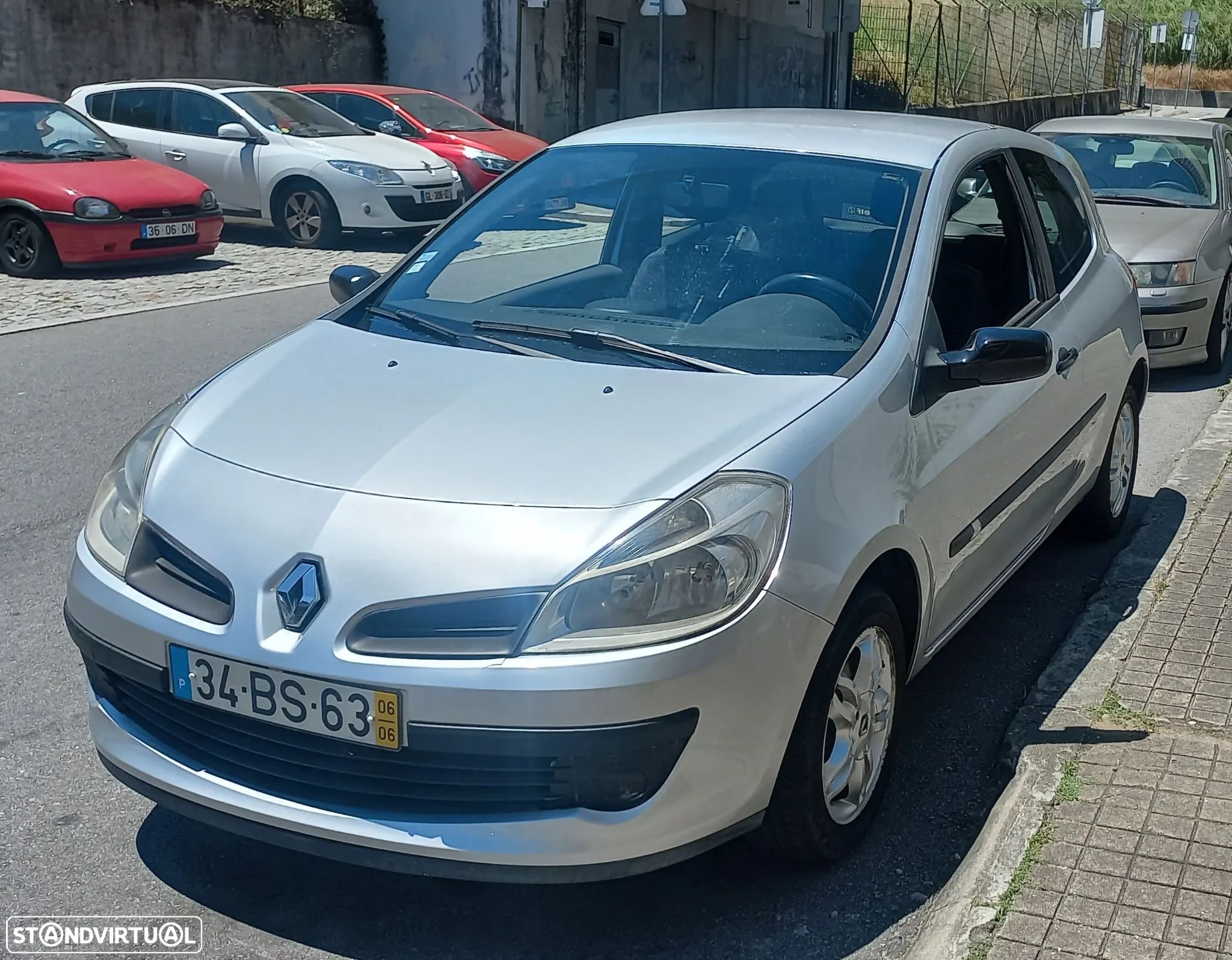 Renault Clio 1.2 16V Dynamique - 1