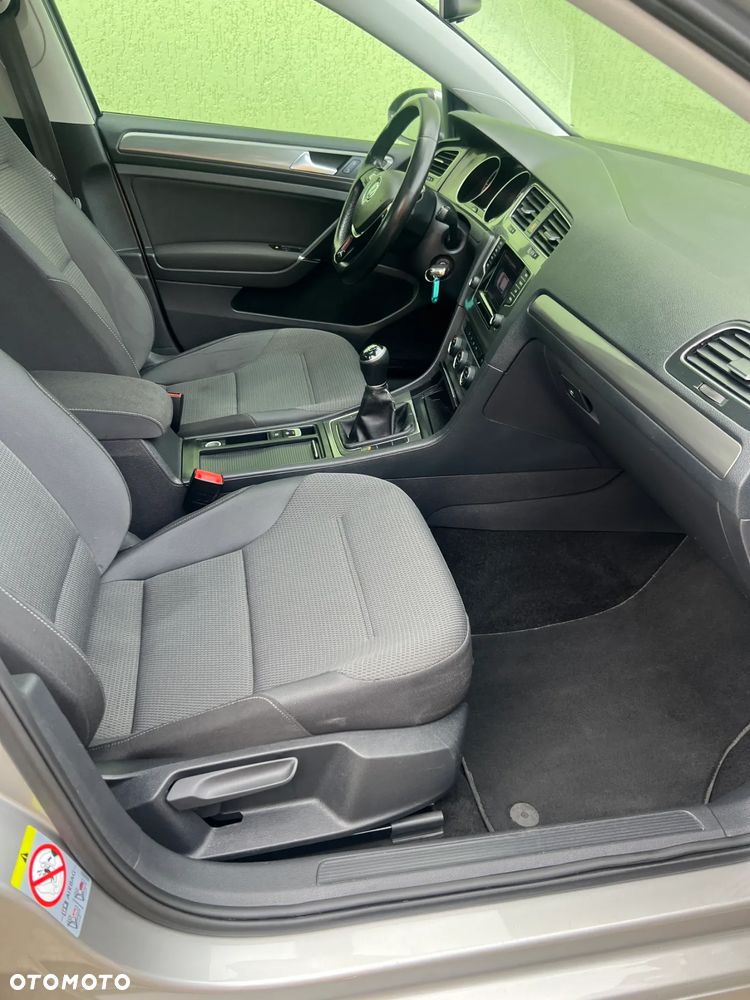 Volkswagen Golf - 12