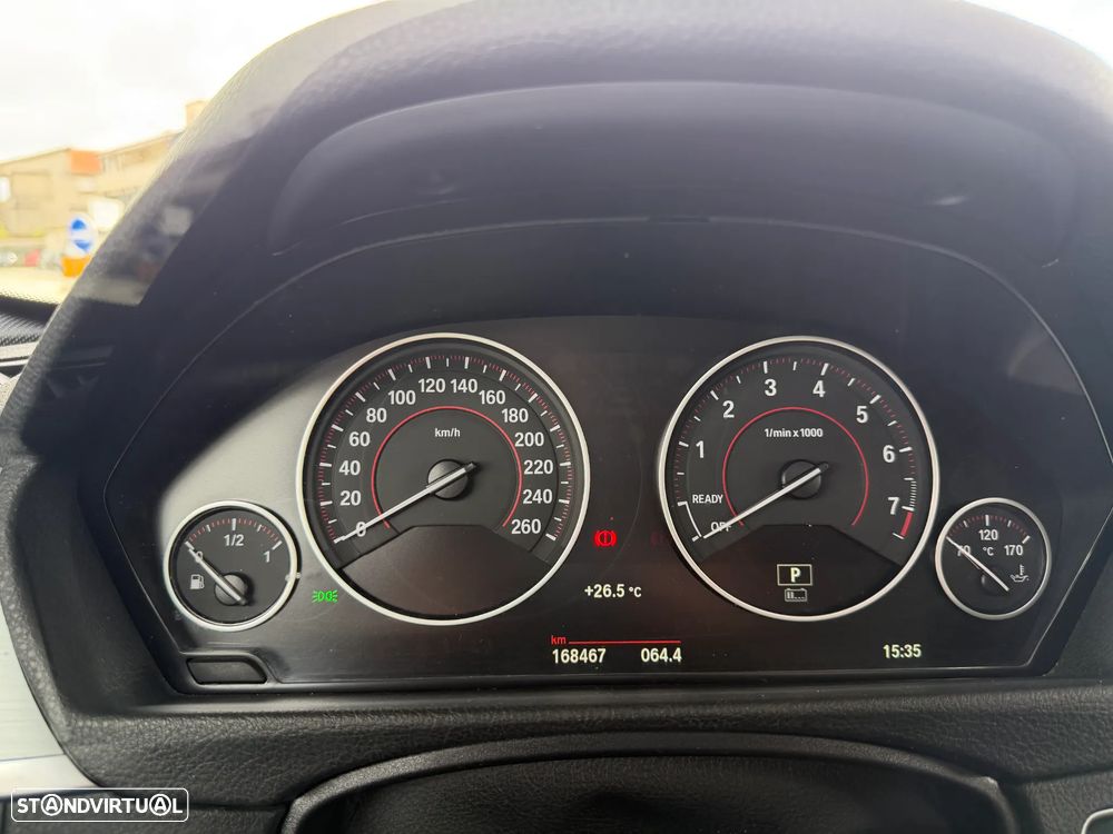 BMW 330 e iPerformance Pack M - 11