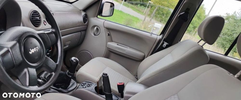 Jeep Cherokee - 7