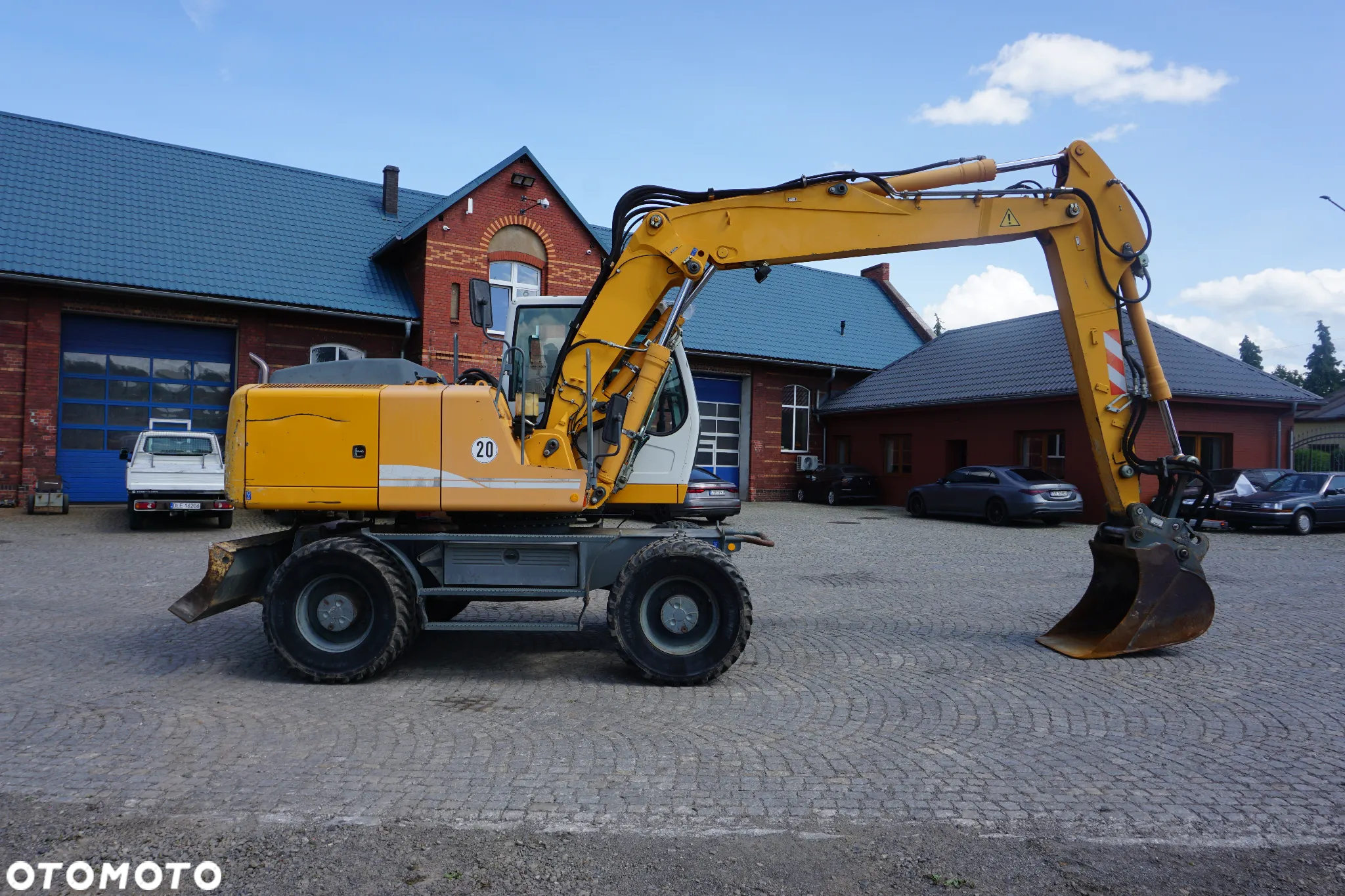Liebherr A 900C - 2