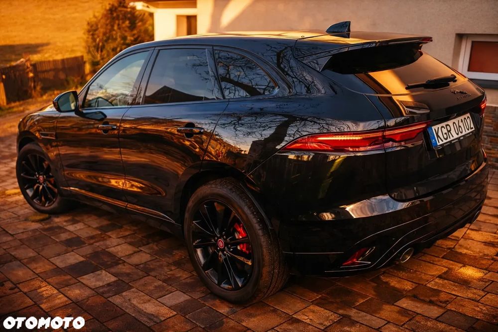 Jaguar F-Pace P250 AWD R-Dynamic Black - 2