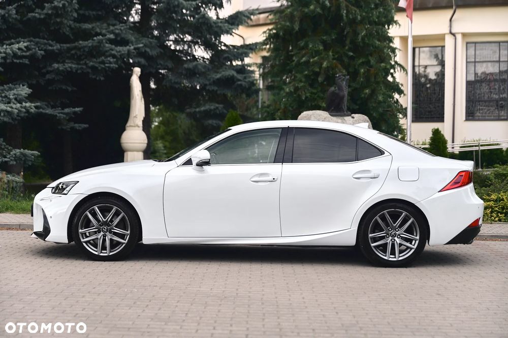 Lexus IS 200t / 300 F Sport - 7
