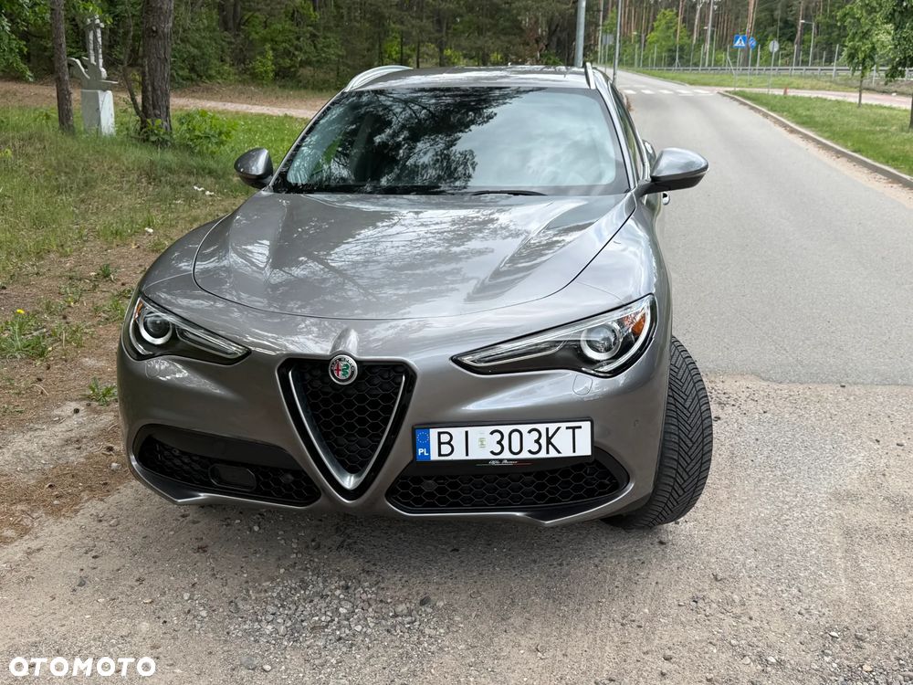 Alfa Romeo Stelvio - 1