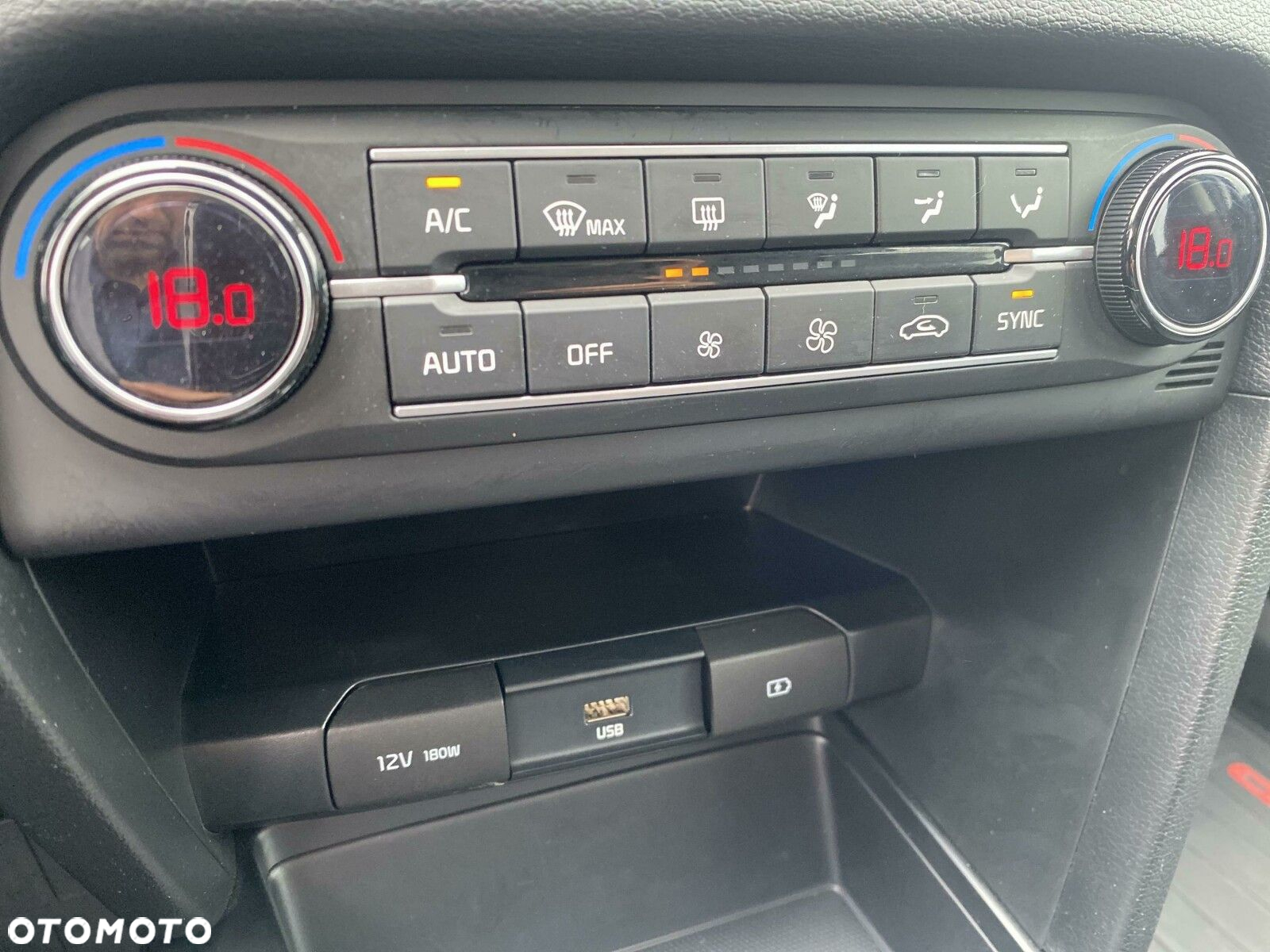 Kia Ceed - 24