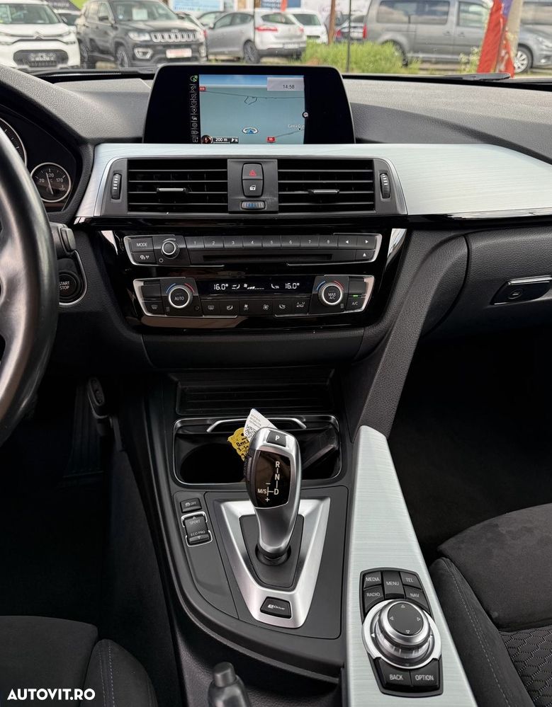 BMW Seria 3 330e iPerformance M Sport - 31