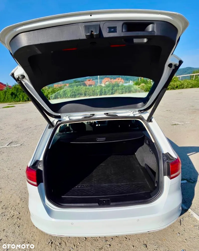 Volkswagen Passat 2.0 TDI BMT Comfortline - 11