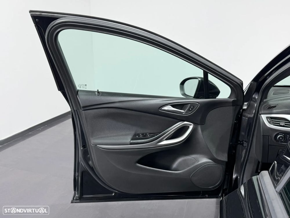 Opel Astra 1.2 T GS Line S/S - 16