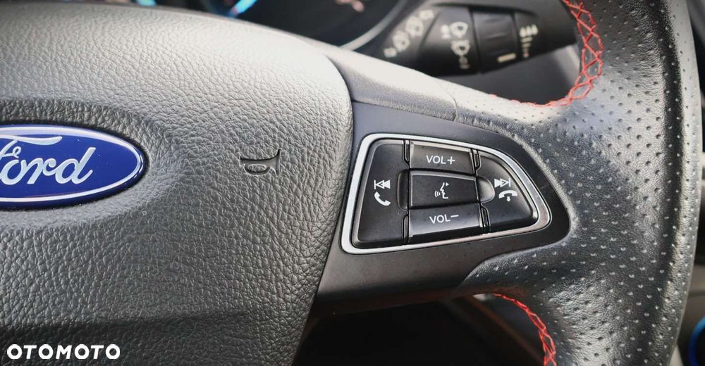 Ford Kuga - 22