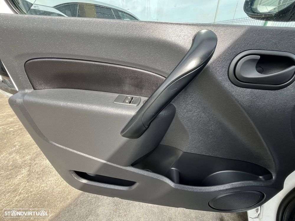 Renault Kangoo E-Tech - 10