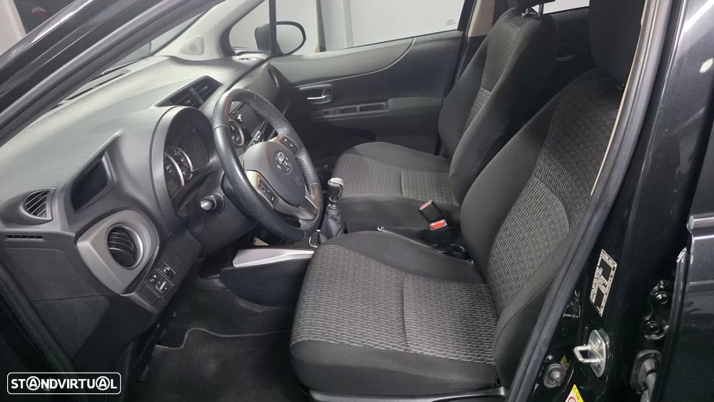 Toyota Yaris 1.33 VVT-i Comfort — fotografia 8