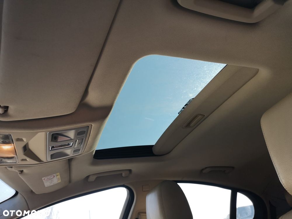 Jaguar XF 2.2 D Premium Luxury - 28