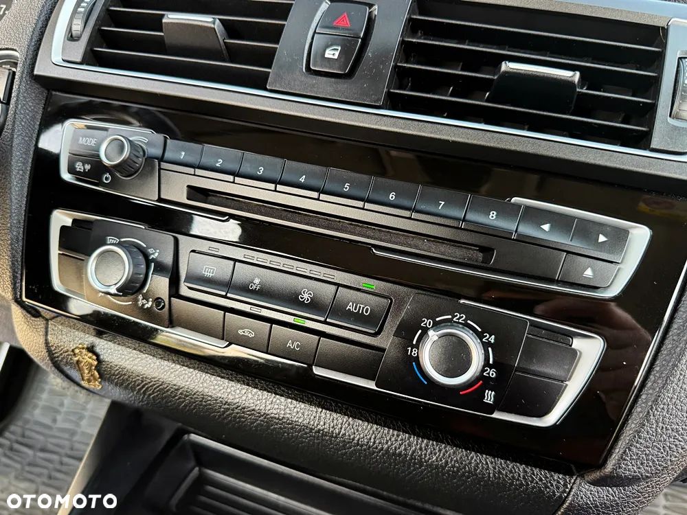 BMW Seria 1 118i Sport Line - 38