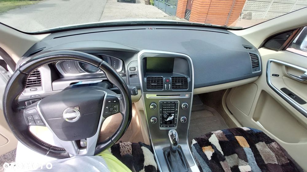 Volvo XC 60 T5 Drive-E Momentum - 11