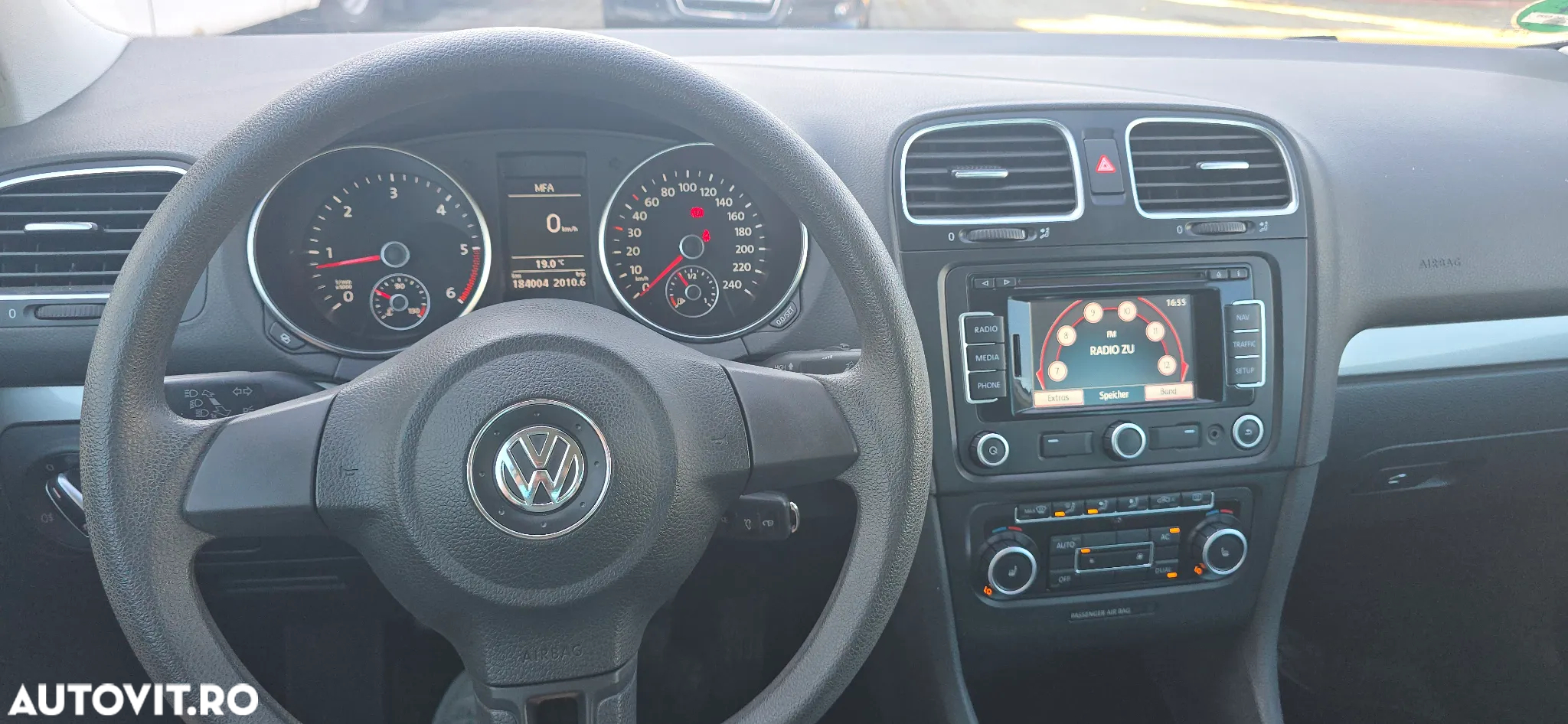 Volkswagen Golf - 17