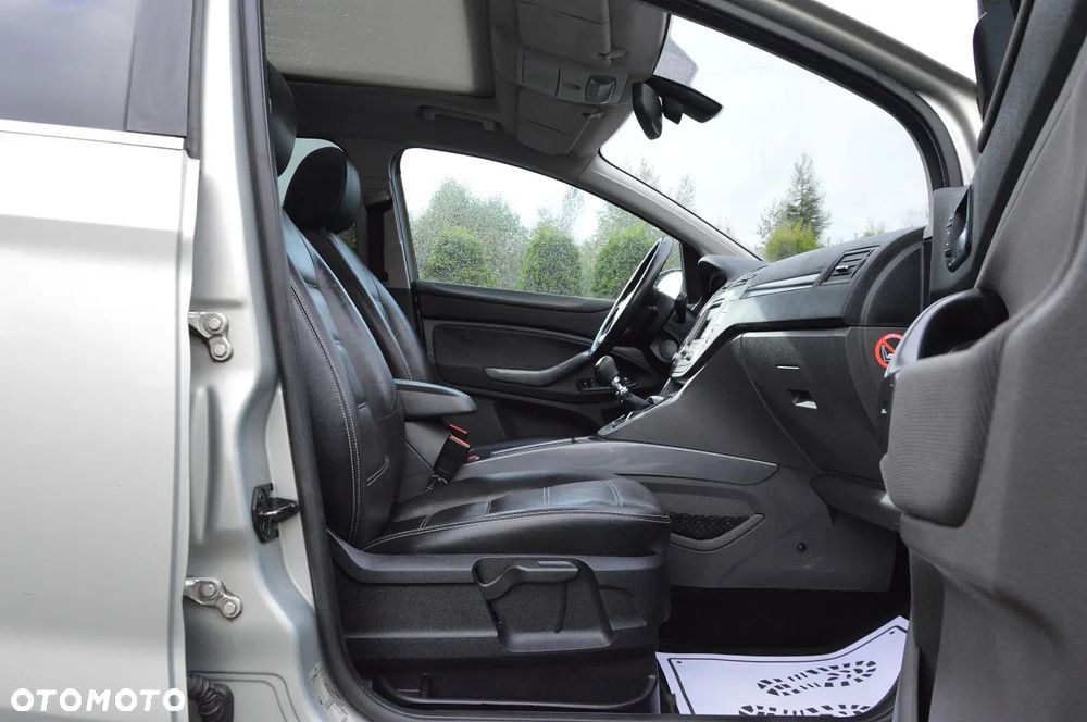 Ford Kuga 2.0 TDCi 4x4 Titanium - 32