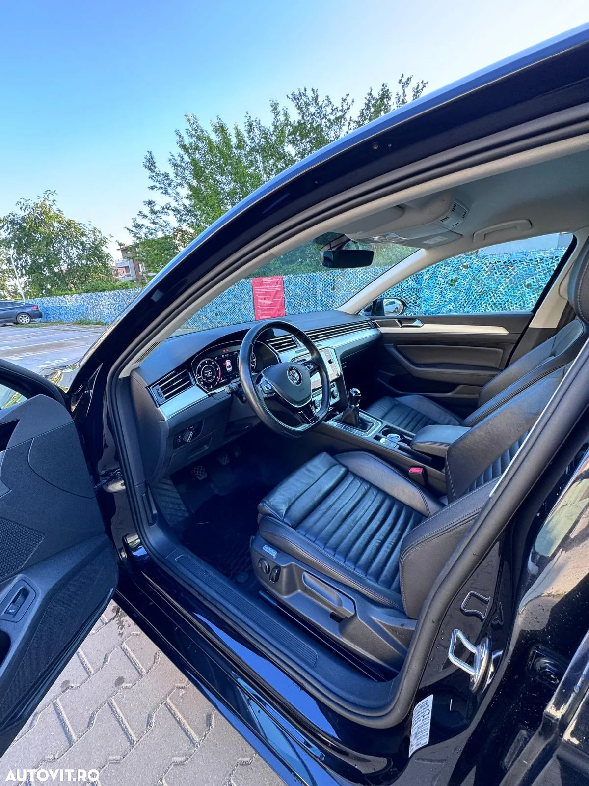 Volkswagen Passat 1.6 TDI Comfortline - 9