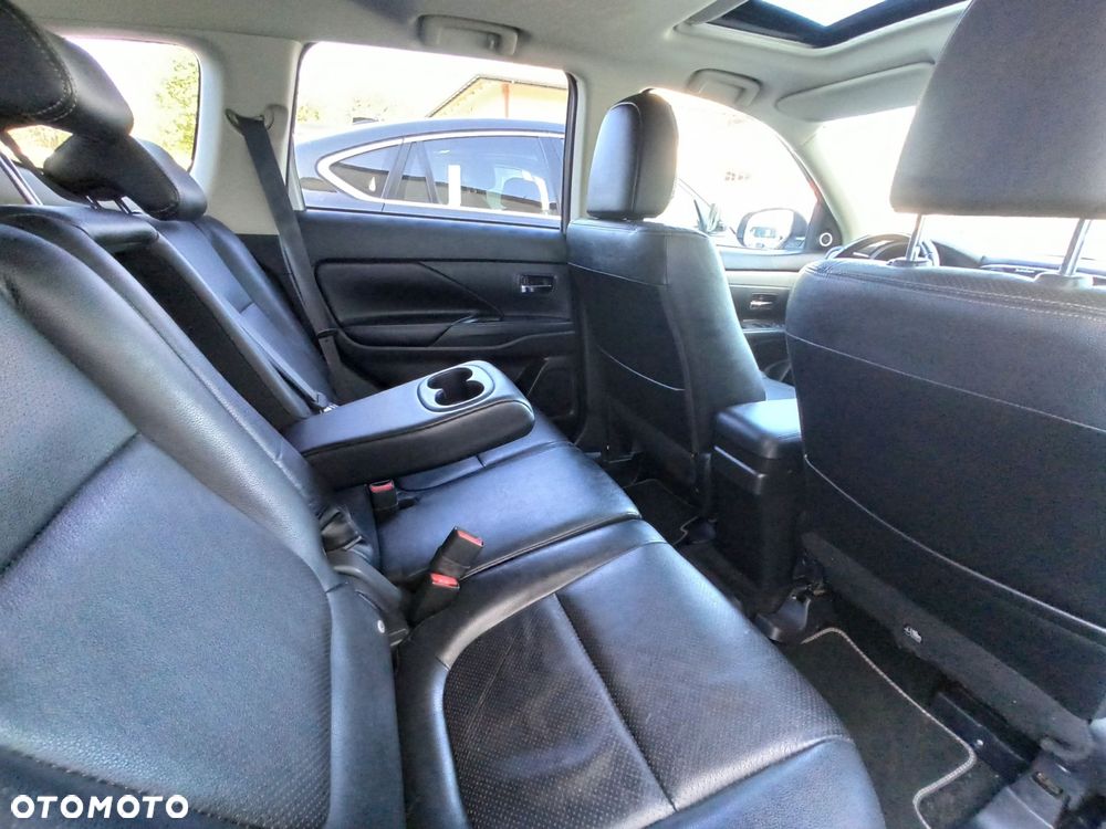 Mitsubishi Outlander - 13