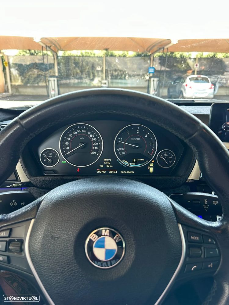 BMW 320 d Auto Line Sport — fotografia 9