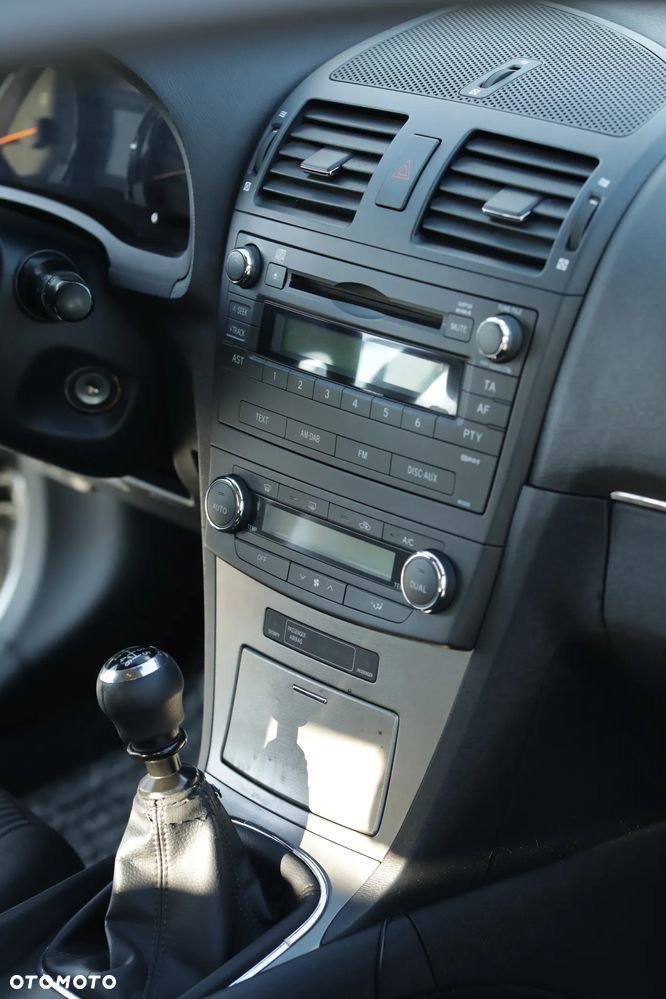 Toyota Avensis 2.0 D-4D Luna - 11