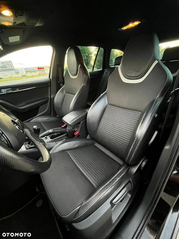 Skoda Octavia Combi 2.0 TDI RS - 16