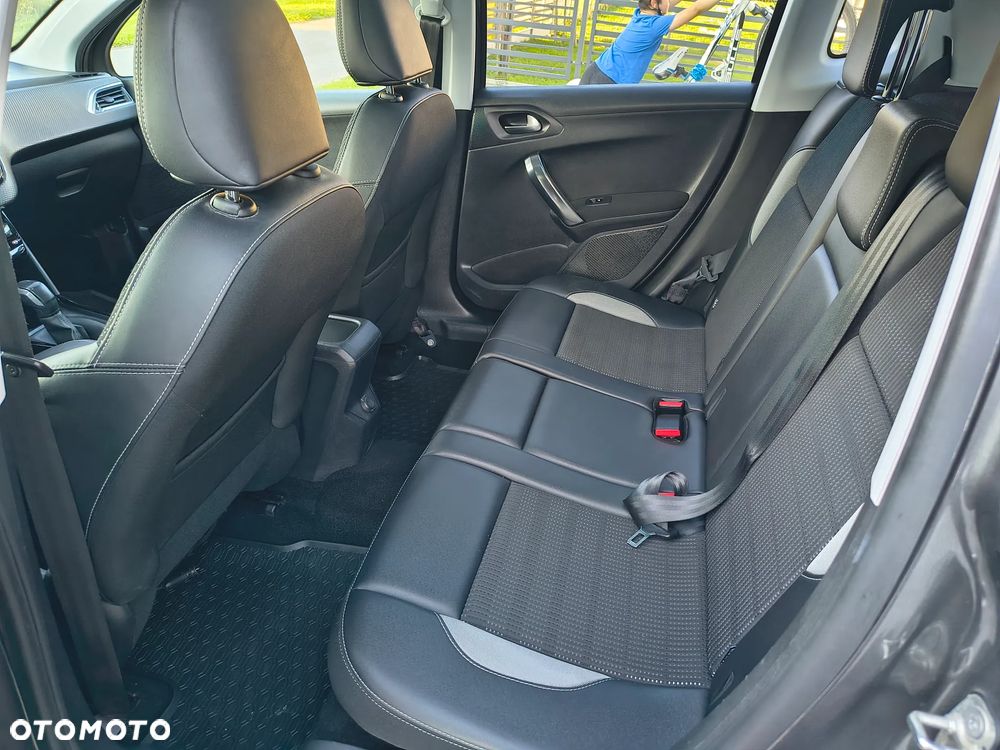 Peugeot 2008 PureTech 82 Allure - 17