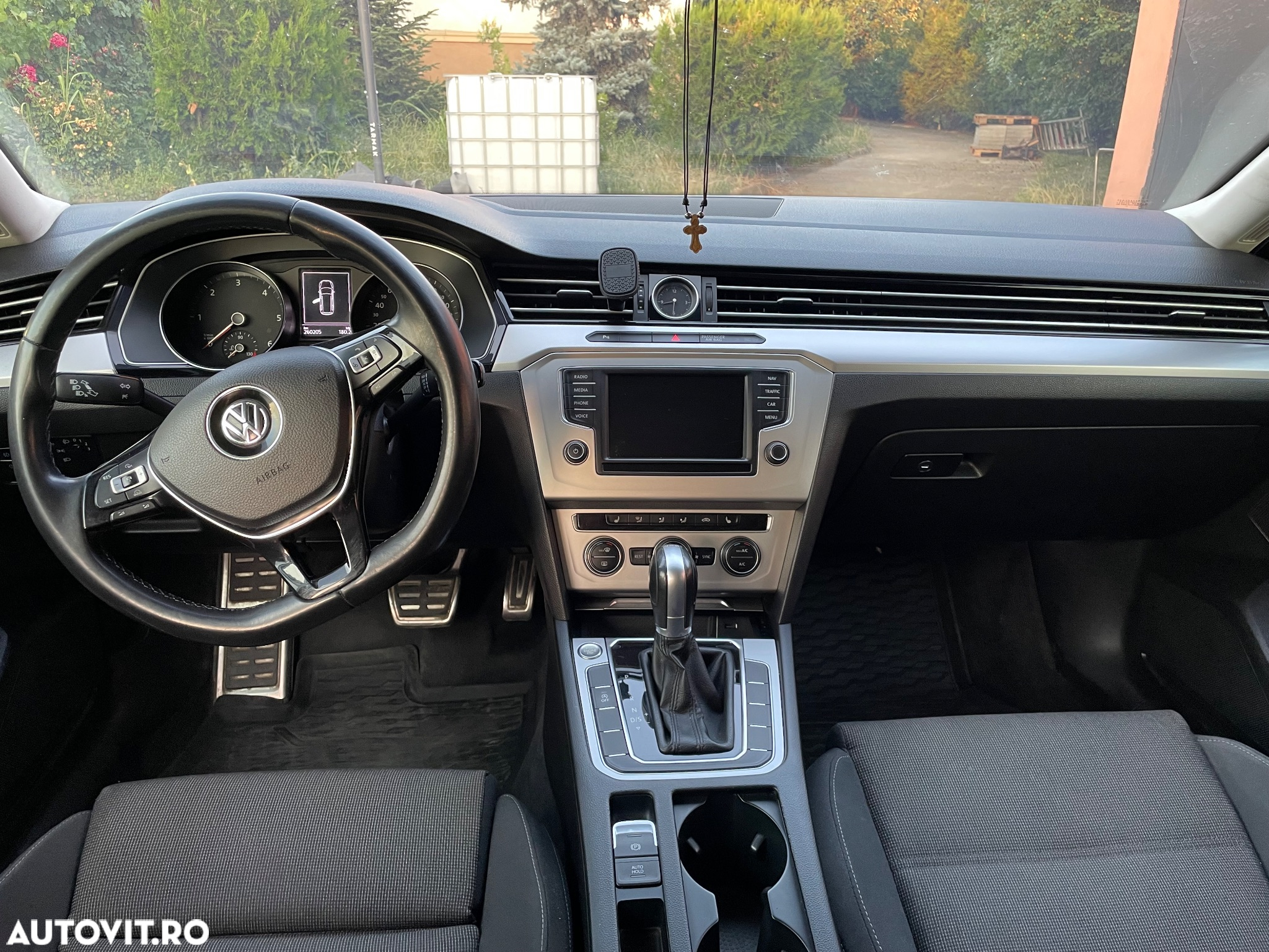 Volkswagen Passat 2.0 TDI DSG Comfortline - 9