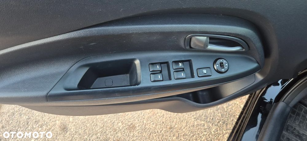 Kia Rio 1.1 CRDI Fifa World Cup Edition - 10