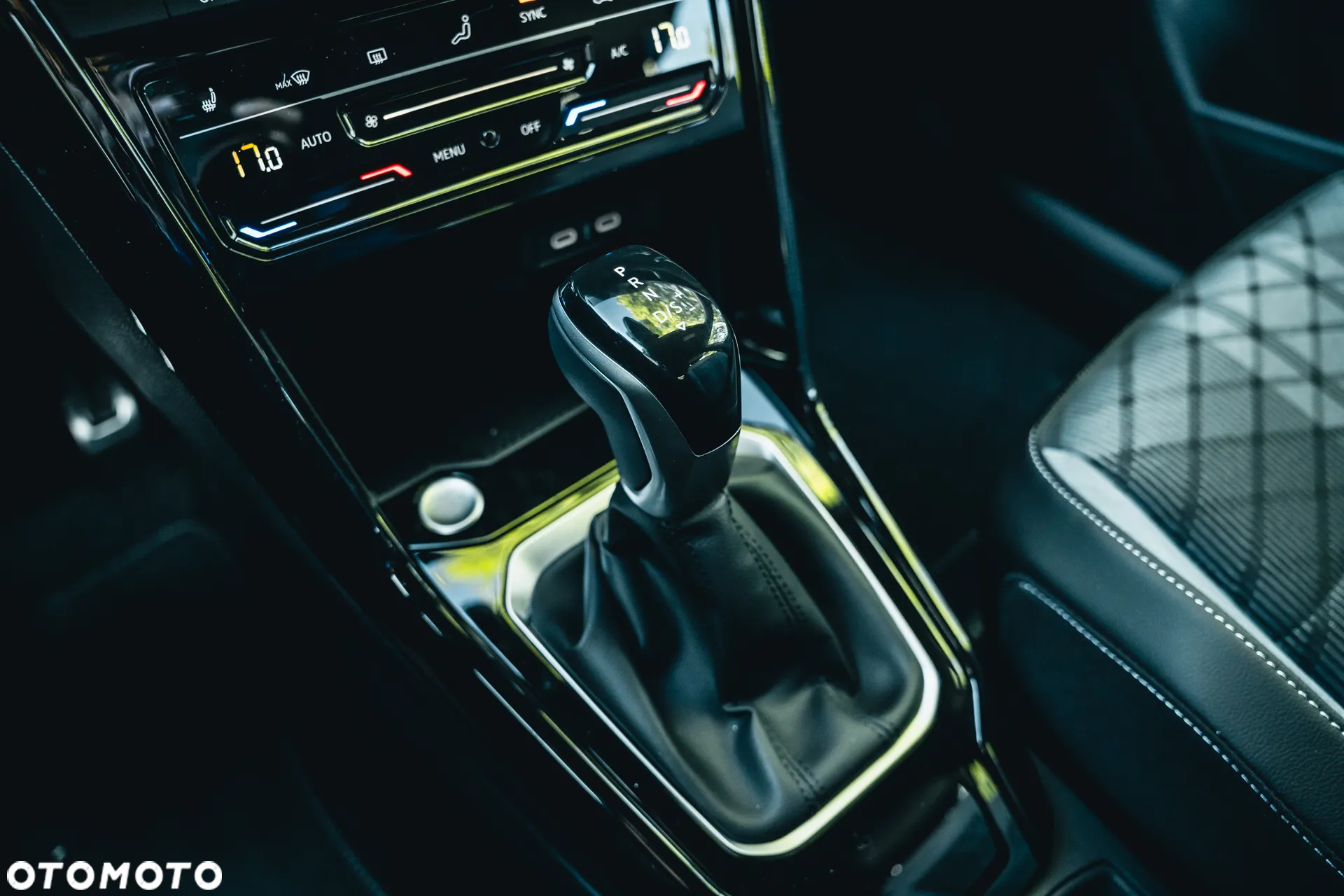 Volkswagen T-Roc 1.5 TSI R-Line Plus DSG - 21