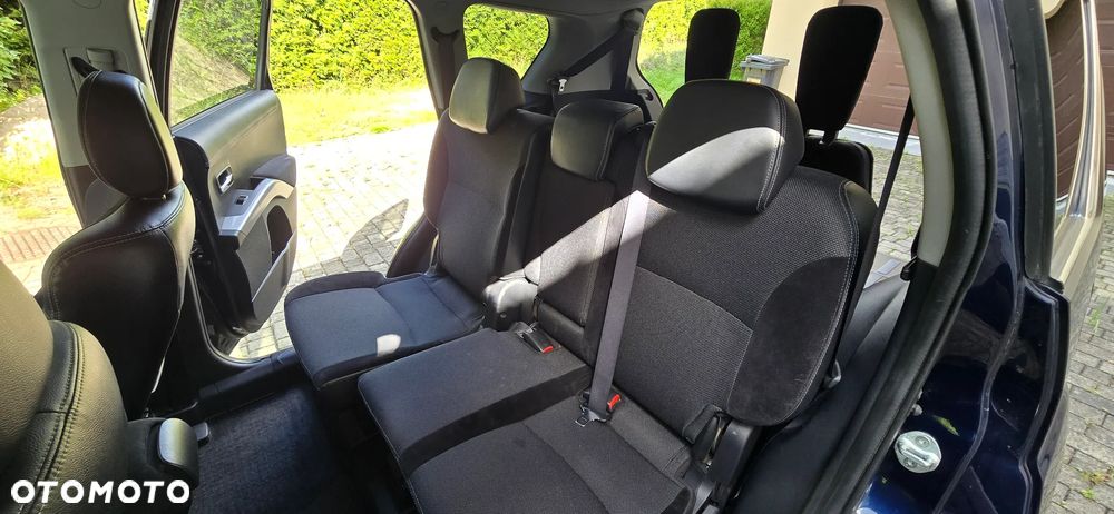 Mitsubishi Outlander - 8