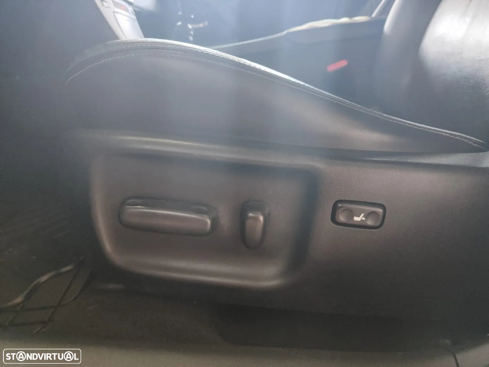 Toyota Avensis SW 2.2 D-4D Premium - 29