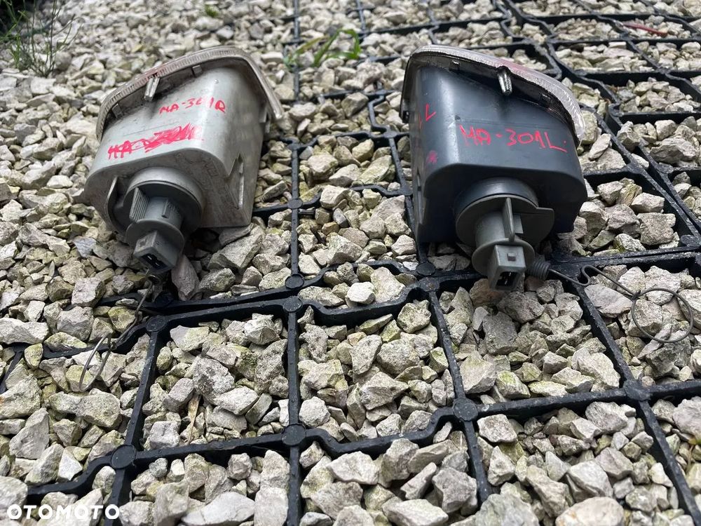 REFLEKTORY LEWE PRAWE MAZDA MIGACZE KIERUNKOWSKAZY - 14